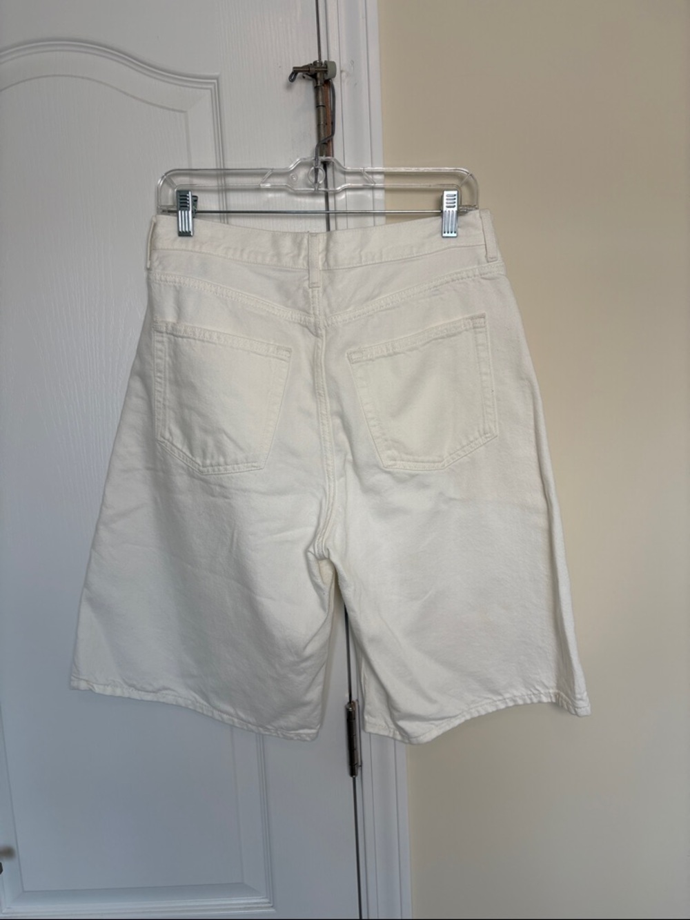 COS KNEE-LENGTH DENIM SHORTS white size 28 - Picture 6 of 8